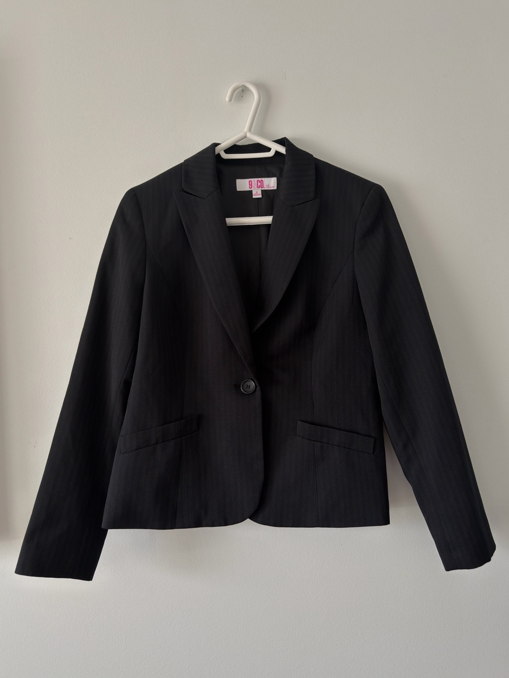 Single-Button Black Women's Blazer